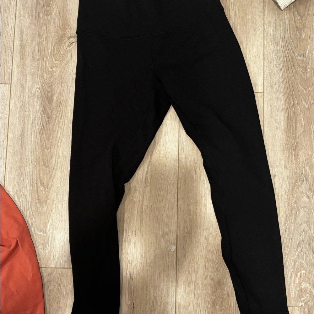 black lululemon size 8 leggings